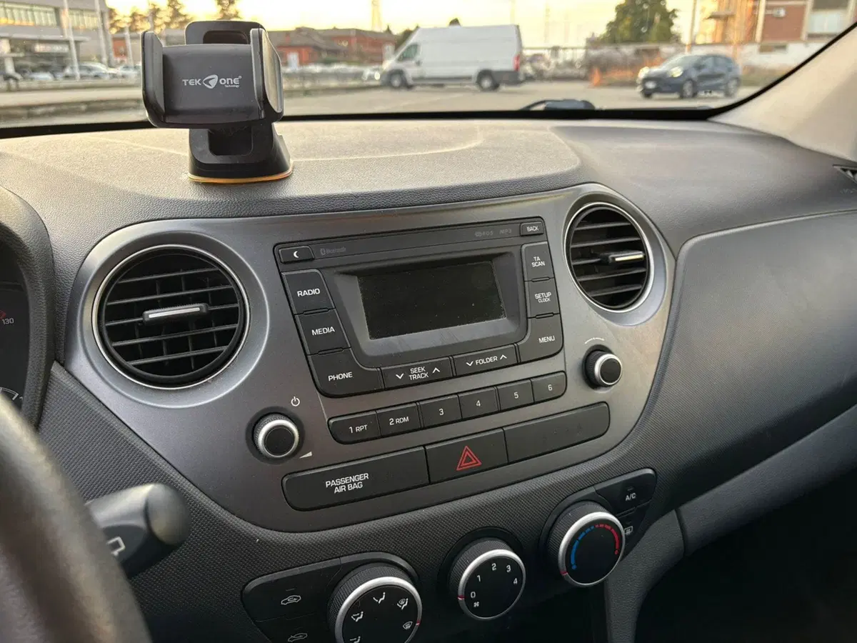 Hyundai i10 usata a Vercelli (10)