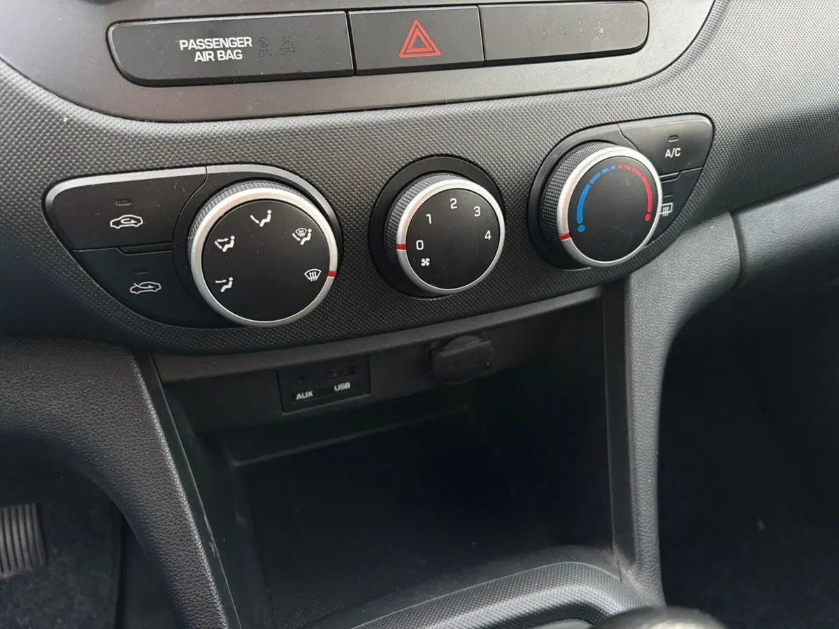 Hyundai i10 usata a Vercelli (12)