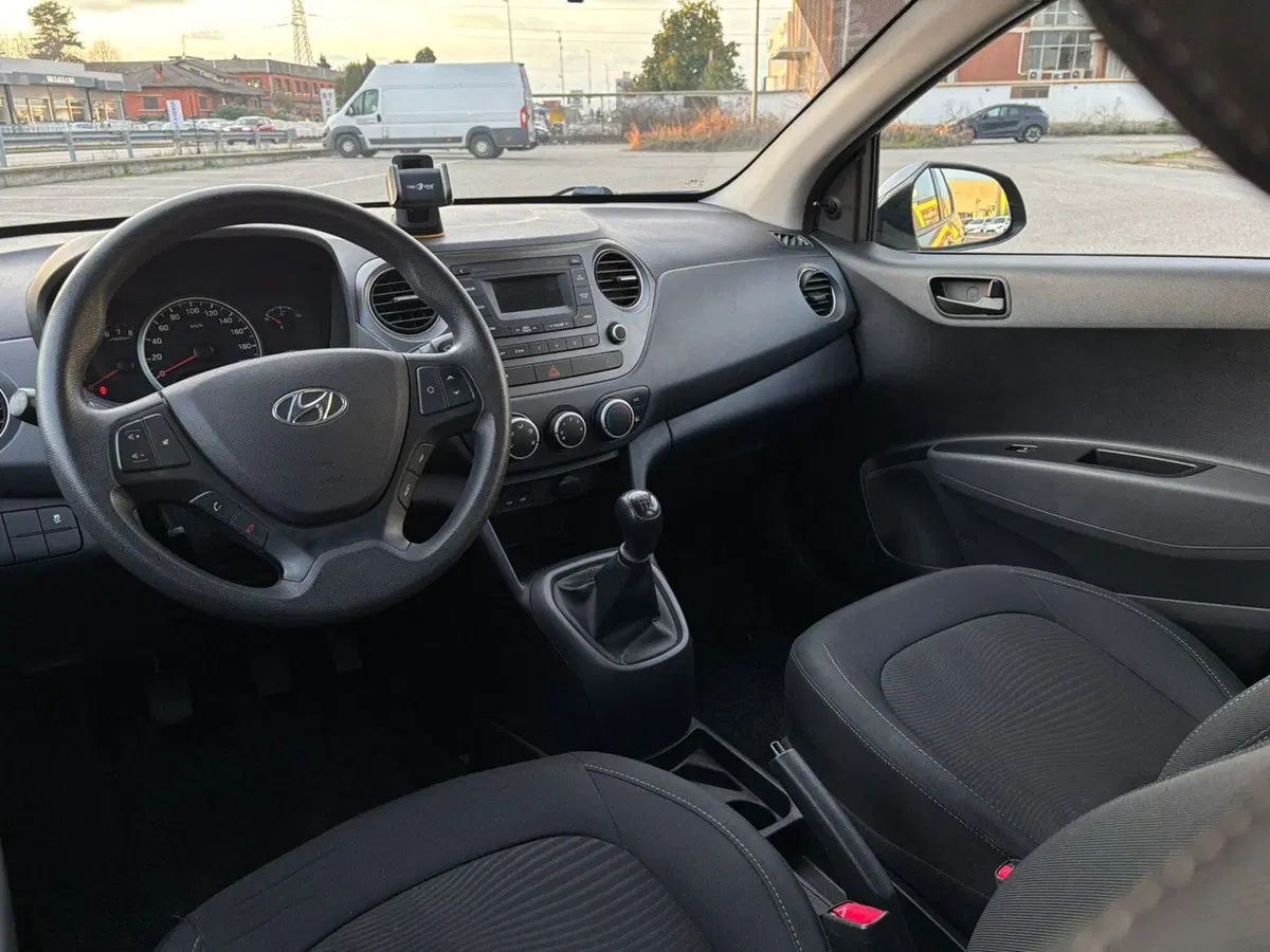 Hyundai i10 usata a Vercelli (6)