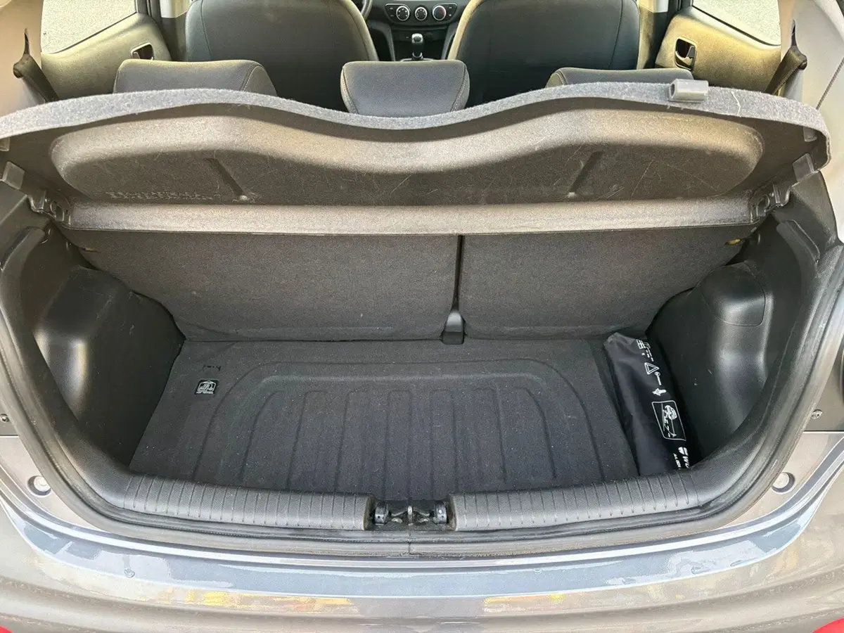 Hyundai i10 usata a Vercelli (7)