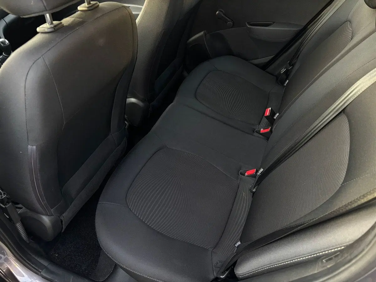 Hyundai i10 usata a Vercelli (8)