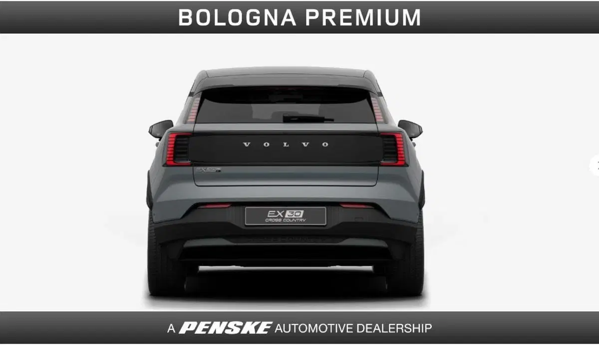 Volvo EX30 Cross Country nuova a Bologna (3)