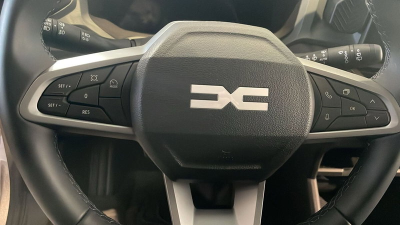 Dacia Bigster nuova a Treviso (15)