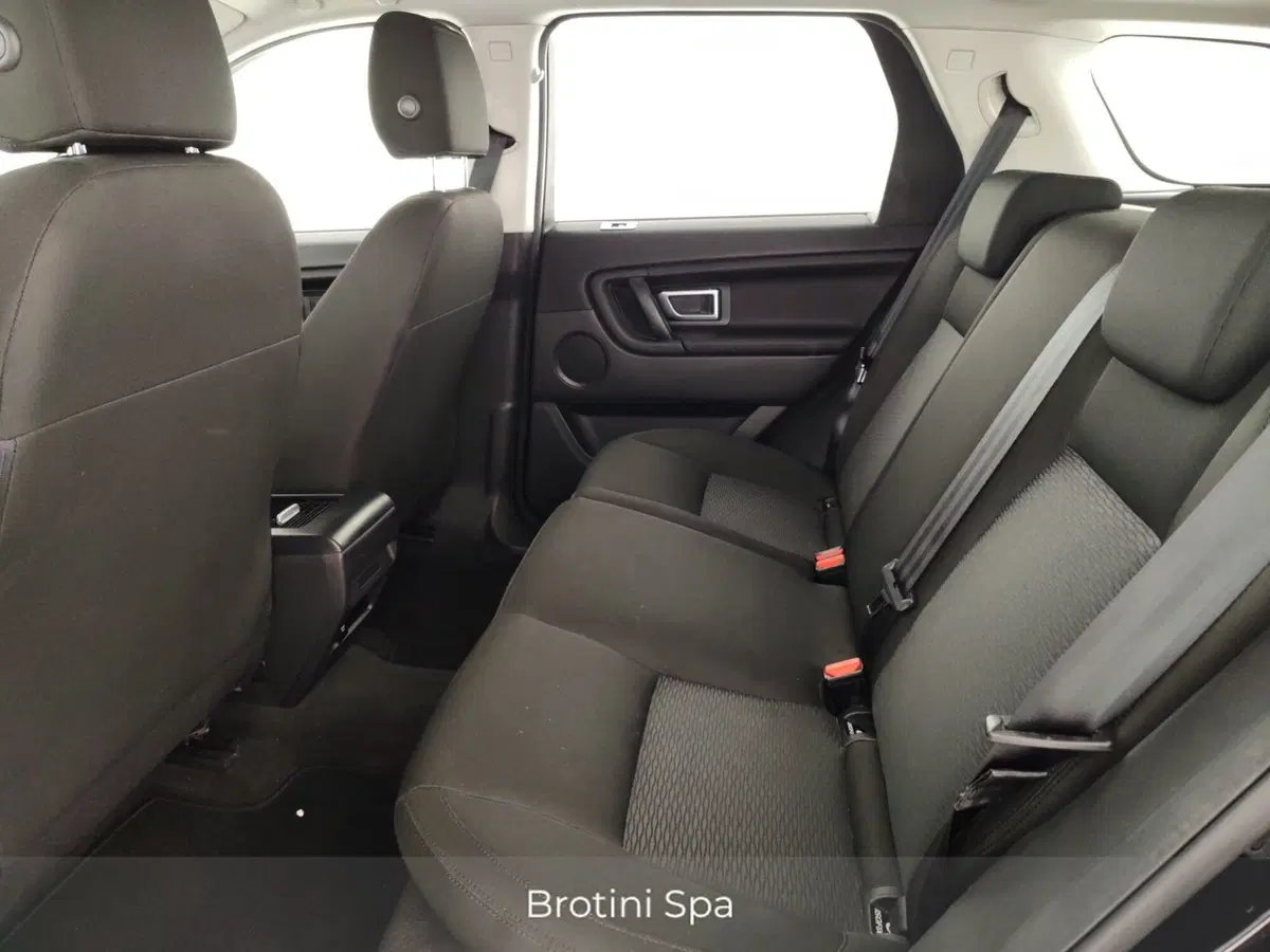 Land Rover Discovery Sport usata a Massa-Carrara (10)