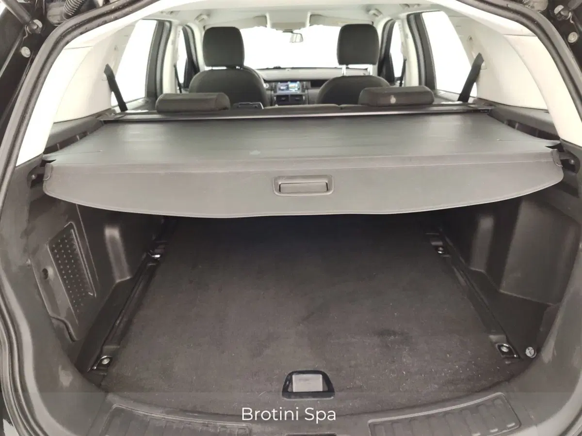 Land Rover Discovery Sport usata a Massa-Carrara (15)