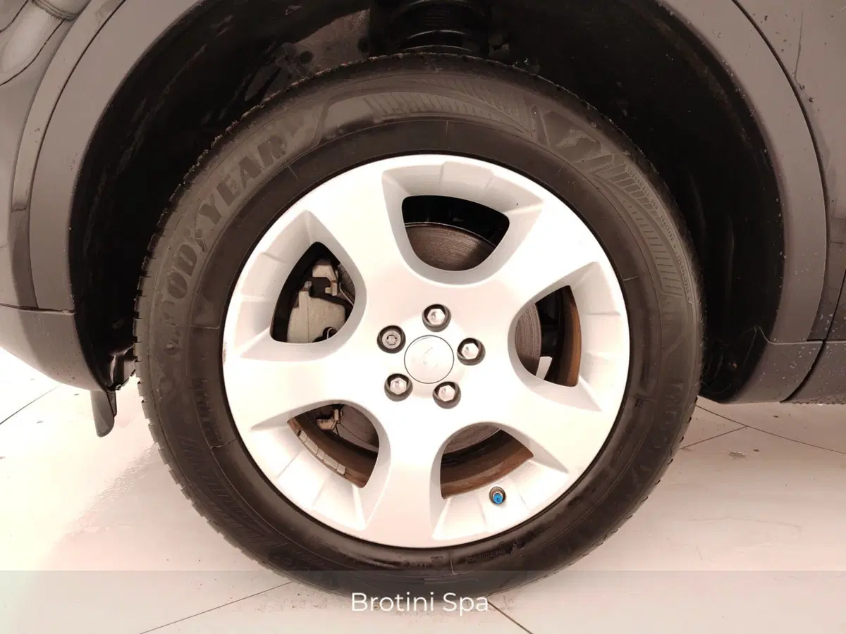 Land Rover Discovery Sport usata a Massa-Carrara (6)
