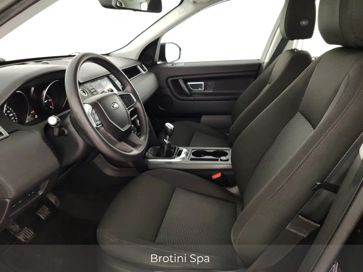 Land Rover Discovery Sport usata a Massa-Carrara (7)