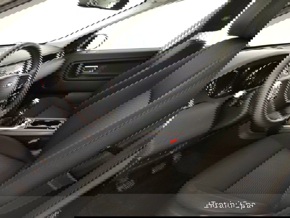 Land Rover Discovery Sport usata a Massa-Carrara (7)