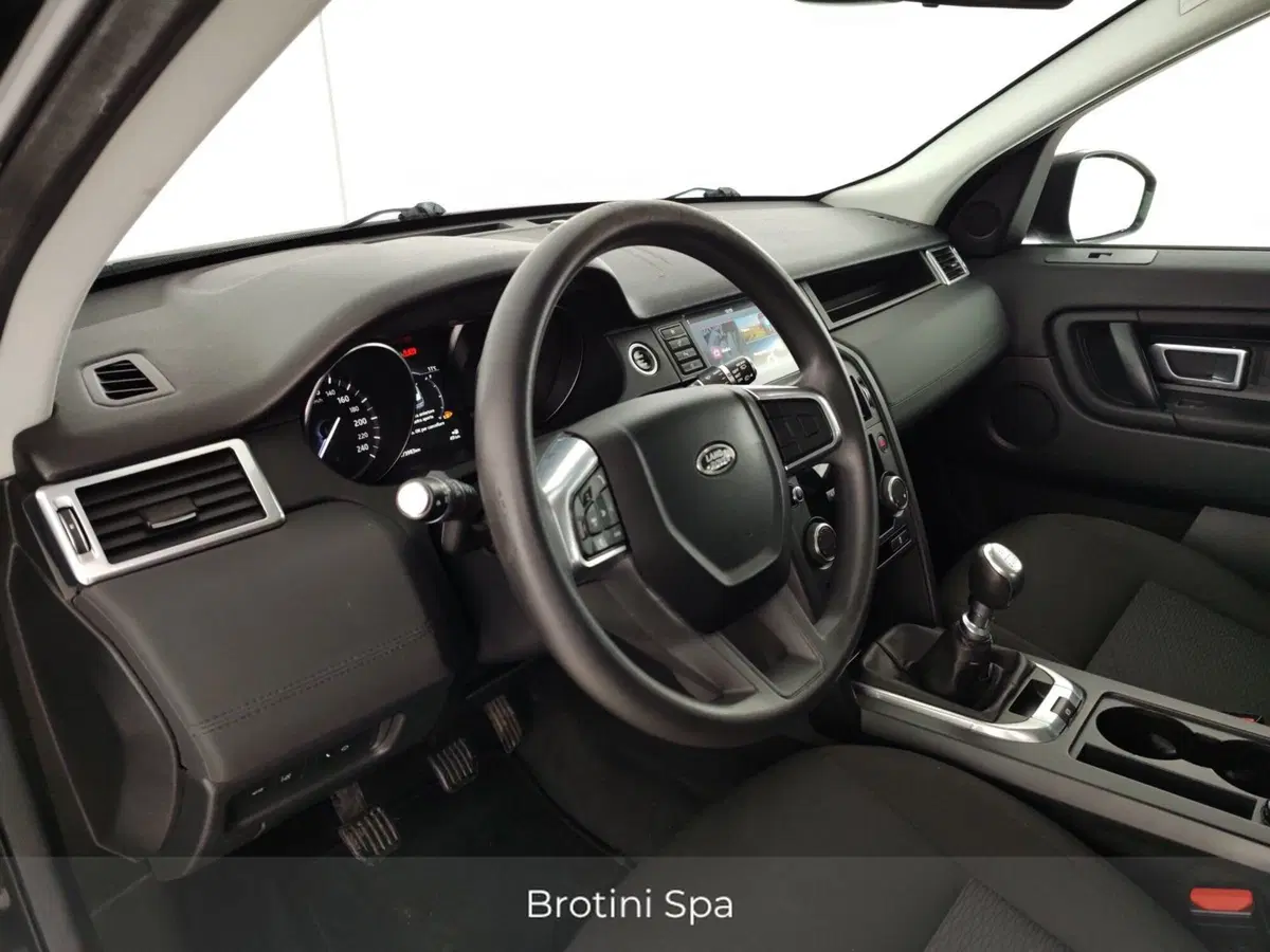Land Rover Discovery Sport usata a Massa-Carrara (8)