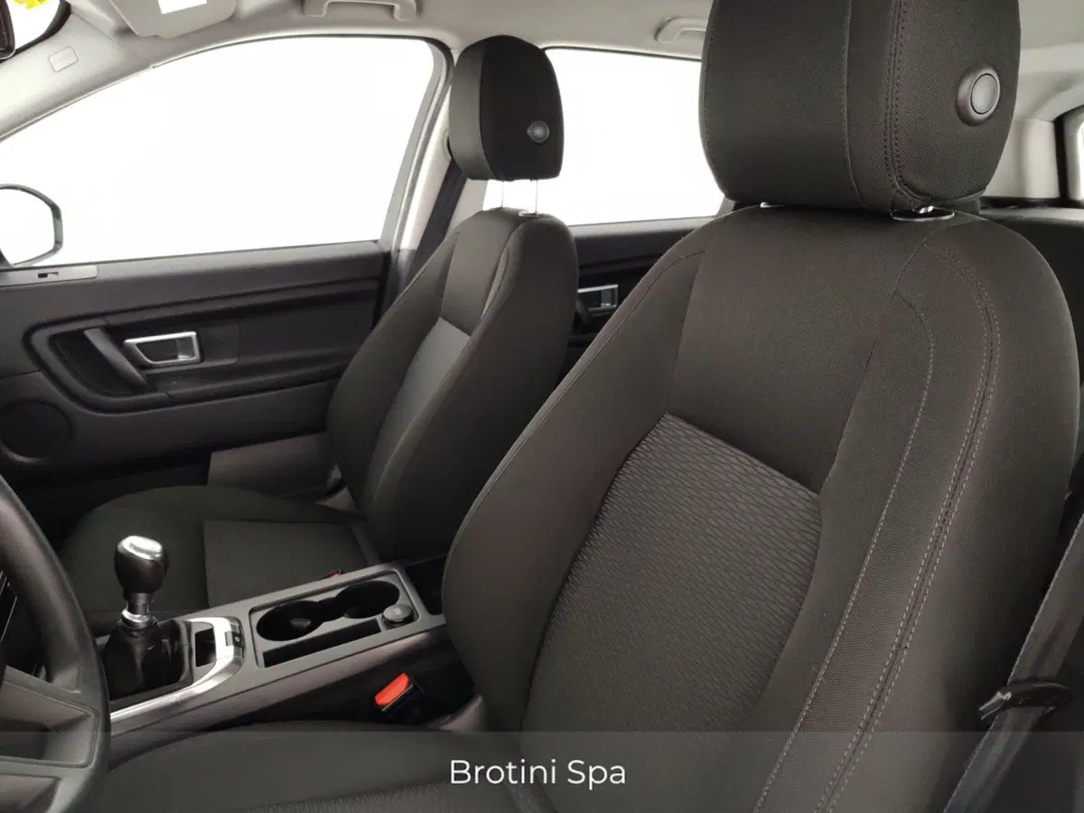 Land Rover Discovery Sport usata a Massa-Carrara (9)