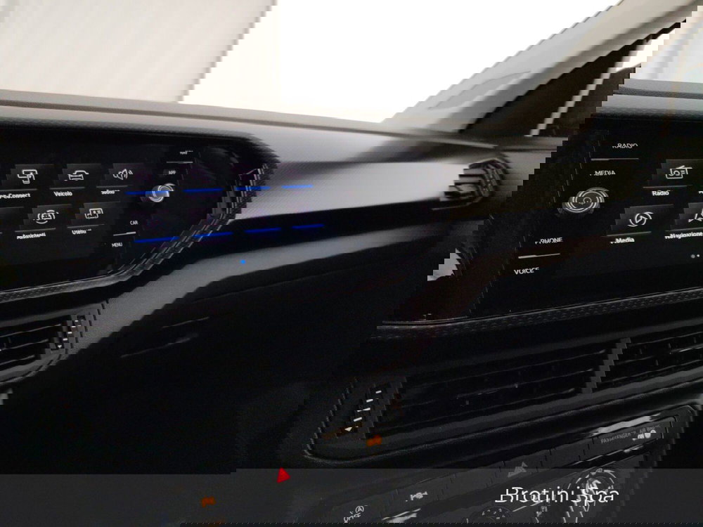 Volkswagen T-Cross usata a Massa-Carrara (11)