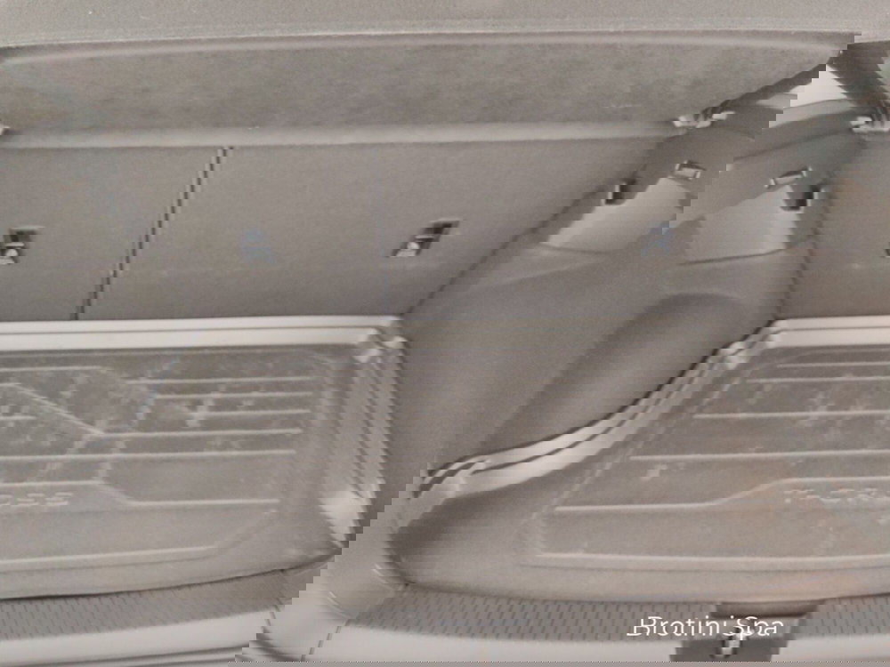 Volkswagen T-Cross usata a Massa-Carrara (14)