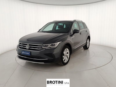 Volkswagen Tiguan 2.0 TDI 150 CV SCR DSG 4MOTION Elegance del 2023 usata a Massa