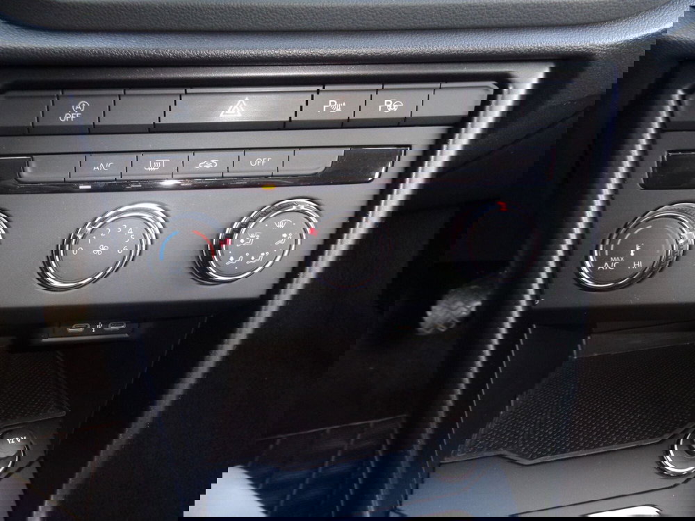 Volkswagen T-Roc usata a Belluno (14)