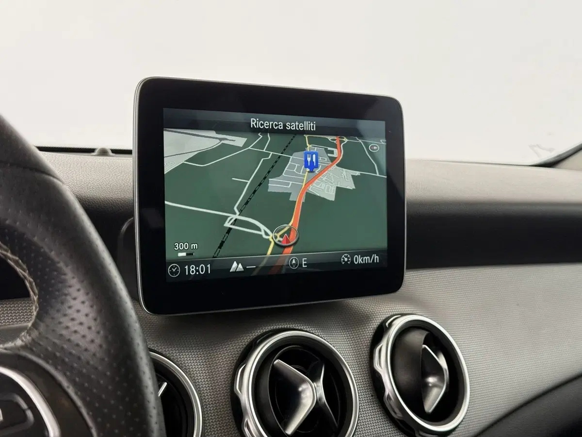 Mercedes-Benz GLA SUV usata a Perugia (14)