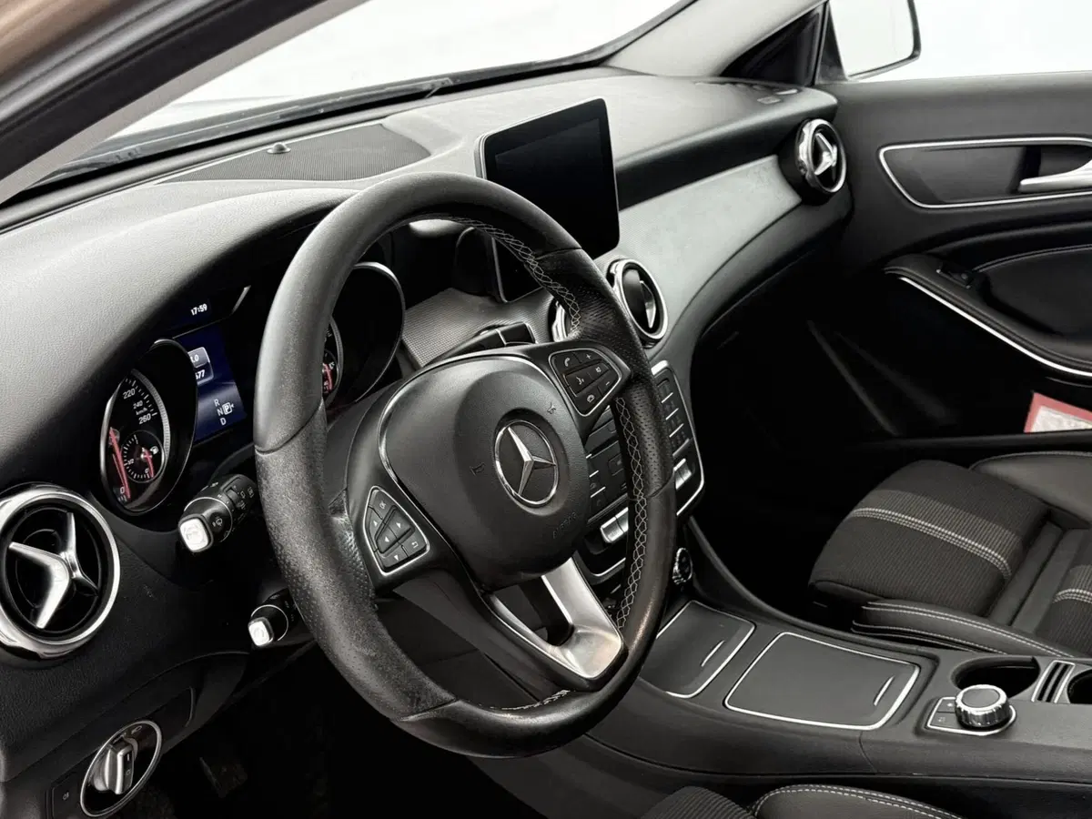 Mercedes-Benz GLA SUV usata a Perugia (20)