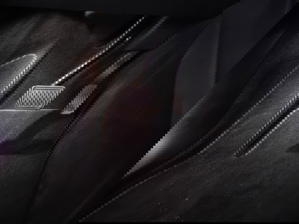 Tesla Model Y usata a Caserta (18)