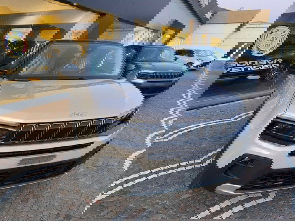 Jeep Avenger nuova a Benevento (3)