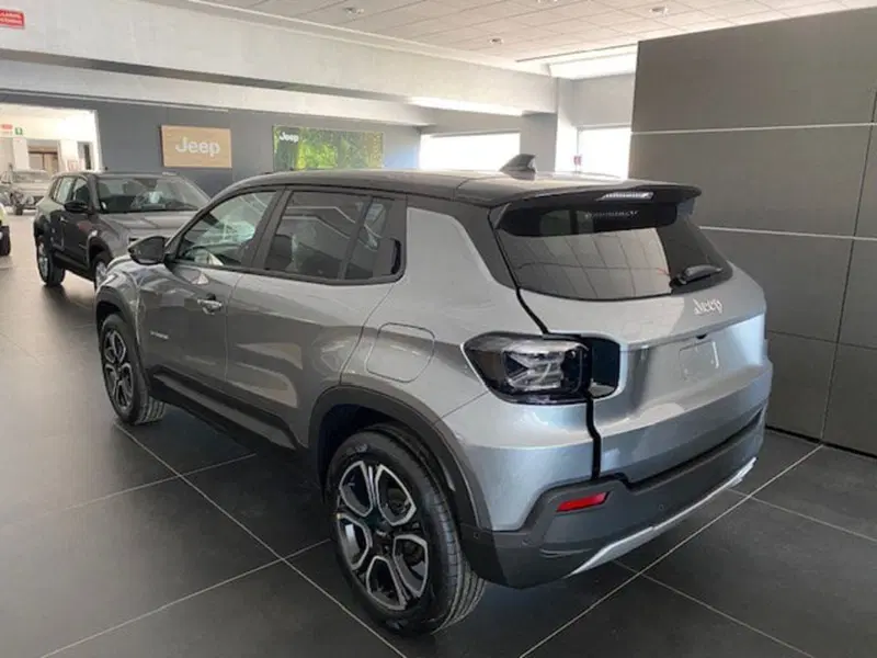 Jeep Avenger nuova a Benevento (11)