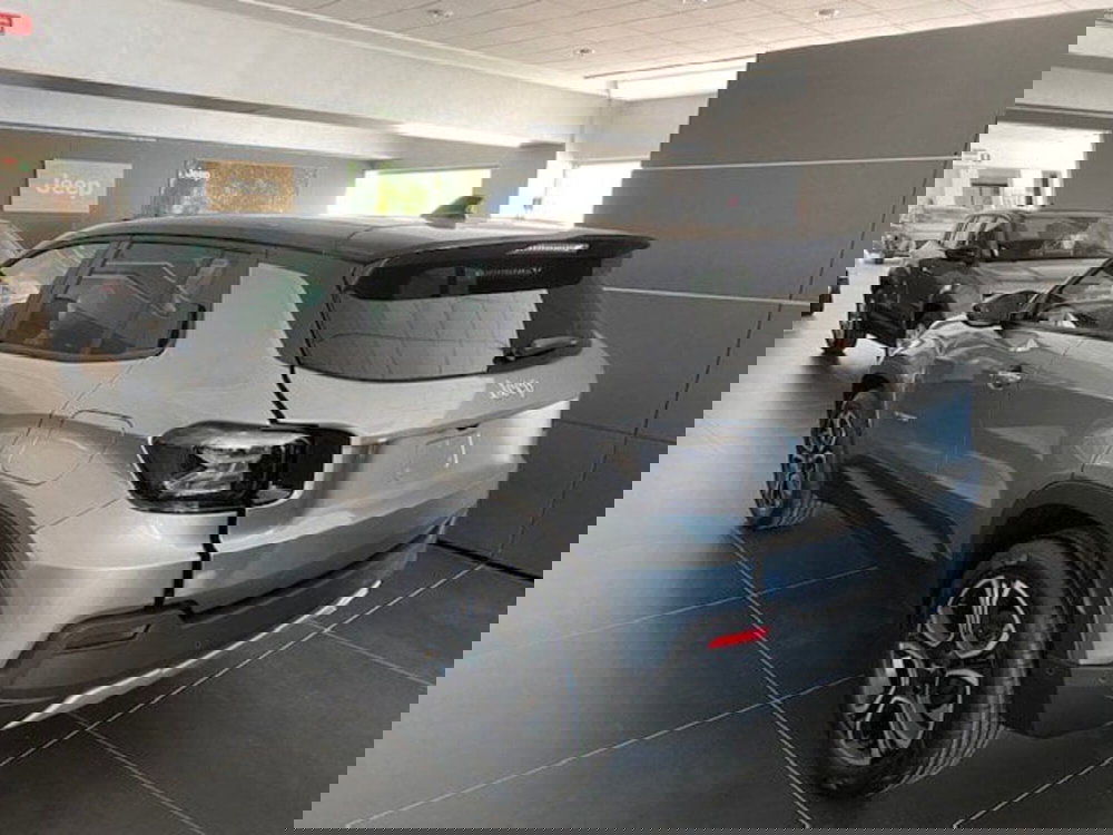 Jeep Avenger nuova a Benevento (11)