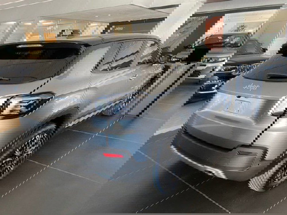 Jeep Avenger nuova a Benevento (12)