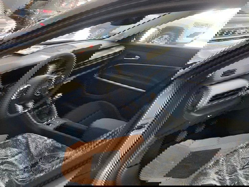 Jeep Avenger nuova a Benevento (15)