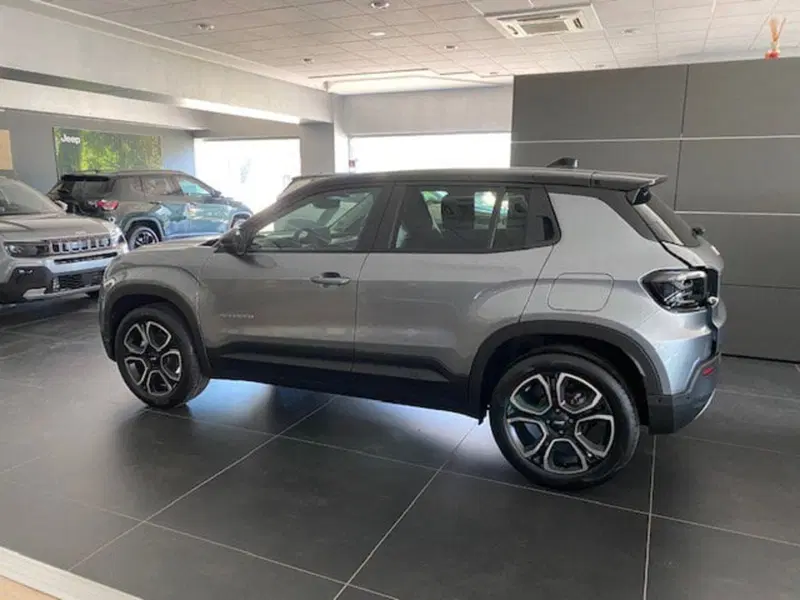Jeep Avenger nuova a Benevento (9)
