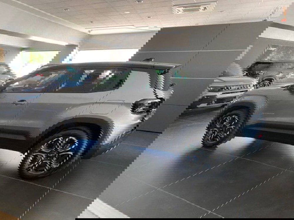 Jeep Avenger nuova a Benevento (9)