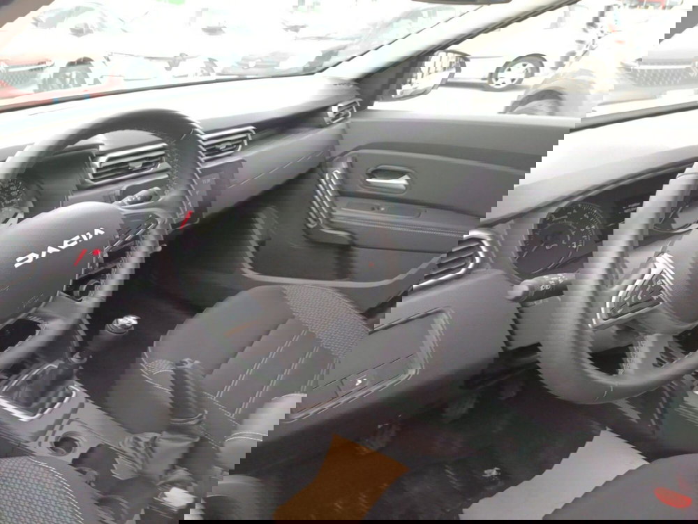 Dacia Duster usata a Frosinone (10)