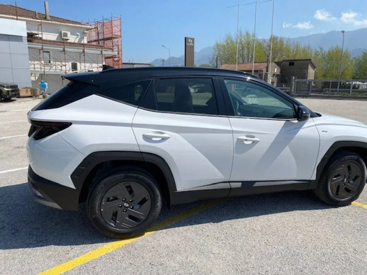 Hyundai Tucson nuova a Benevento (11)