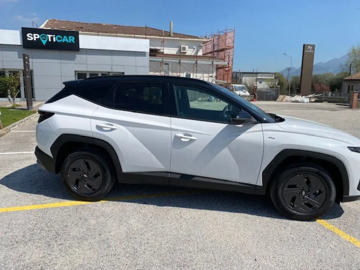 Hyundai Tucson nuova a Benevento (12)