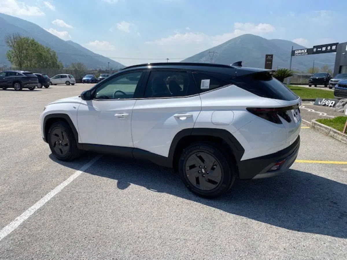 Hyundai Tucson nuova a Benevento (7)