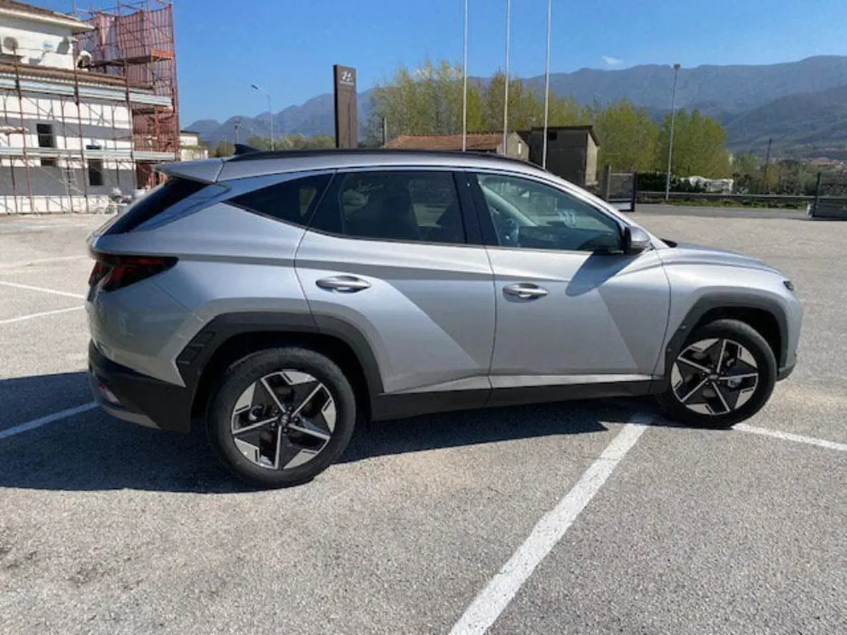 Hyundai Tucson nuova a Benevento (13)