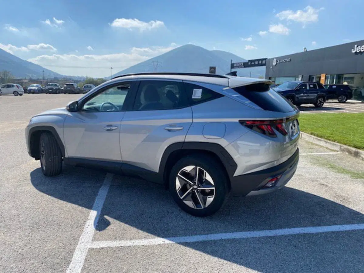 Hyundai Tucson nuova a Benevento (9)