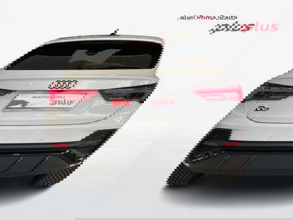 Audi Q3 Sportback nuova a Prato (11)