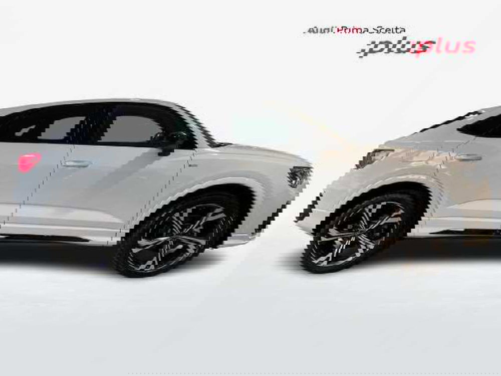 Audi Q3 Sportback nuova a Prato (12)