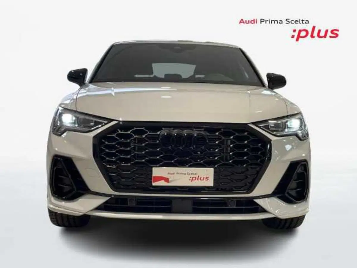 Audi Q3 Sportback nuova a Prato (13)