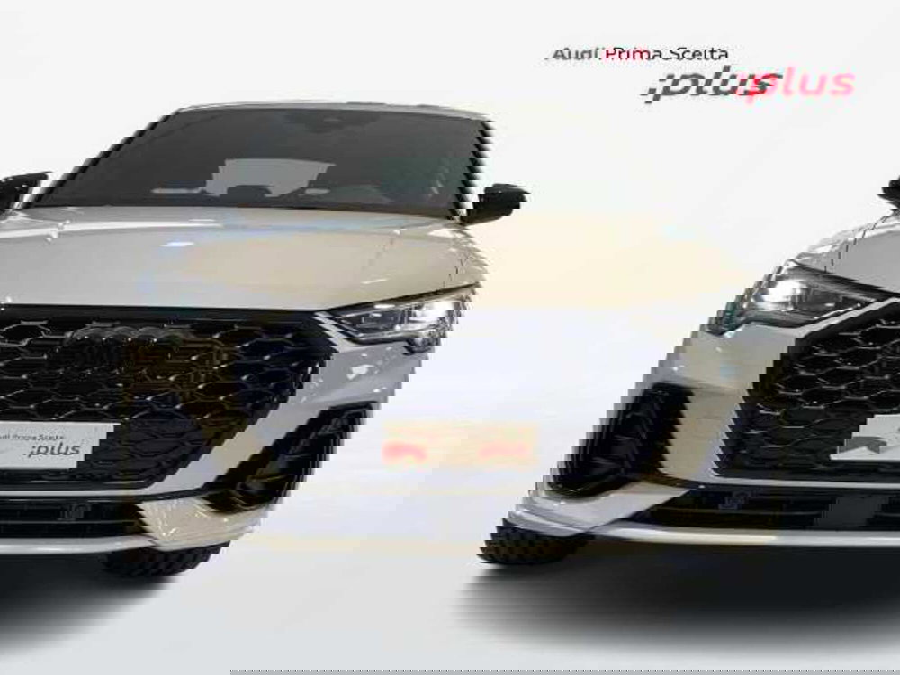 Audi Q3 Sportback nuova a Prato (13)