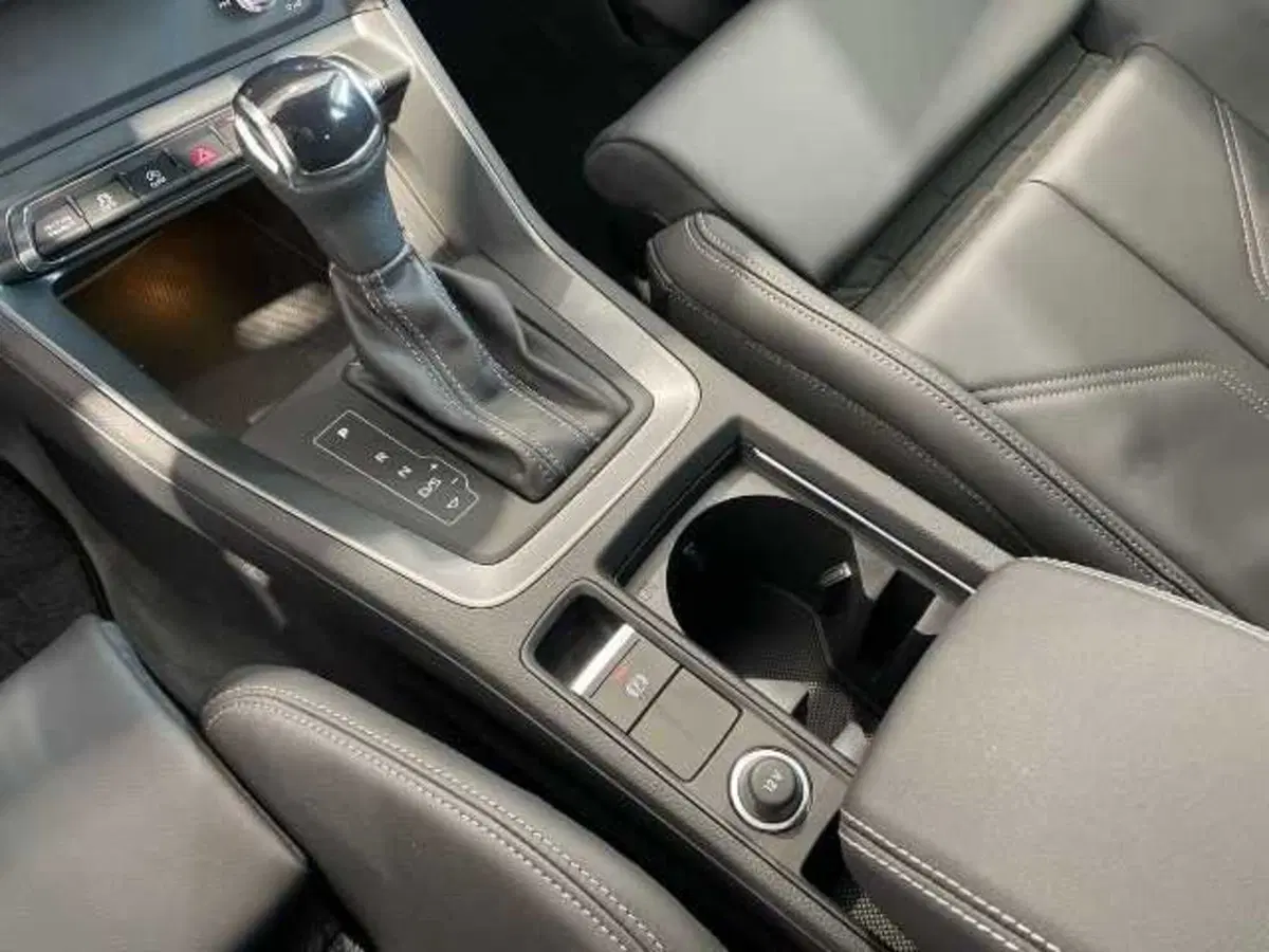 Audi Q3 Sportback nuova a Prato (17)