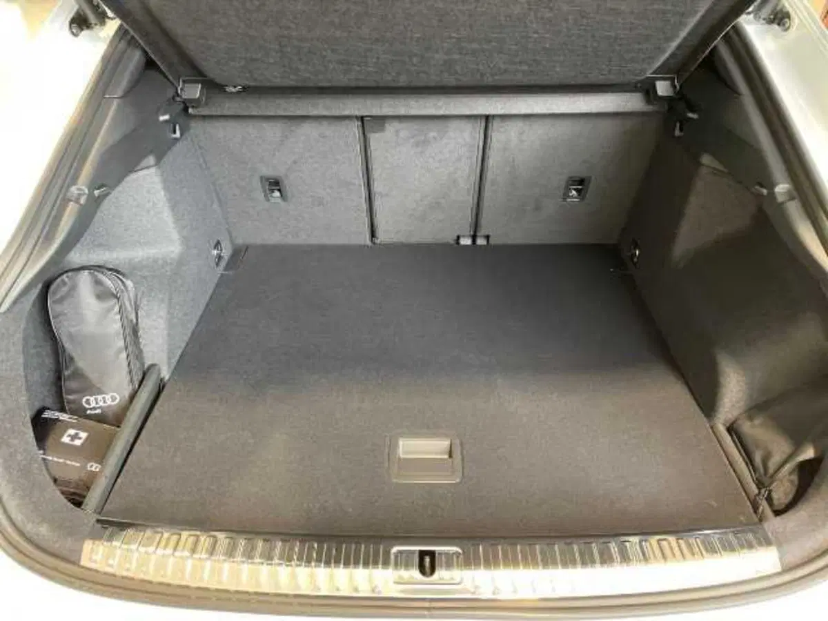 Audi Q3 Sportback nuova a Prato (19)