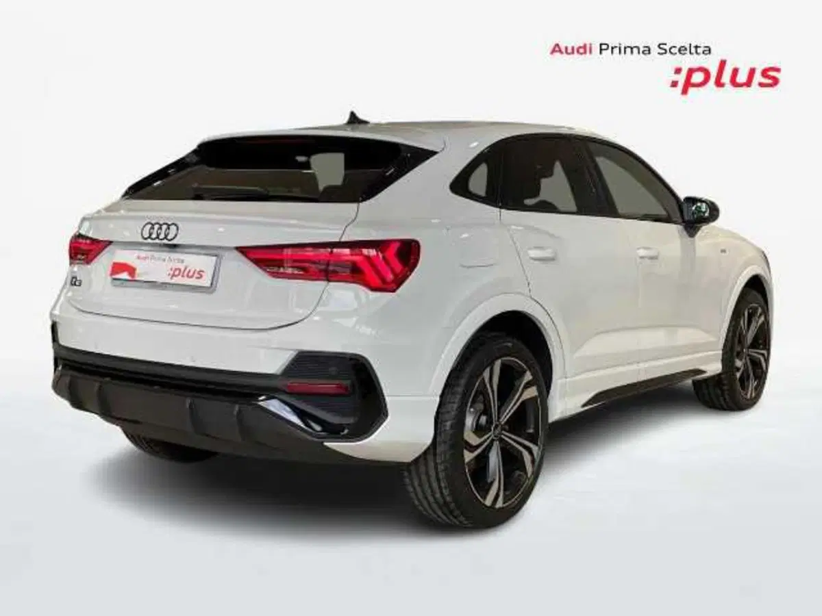 Audi Q3 Sportback nuova a Prato (2)
