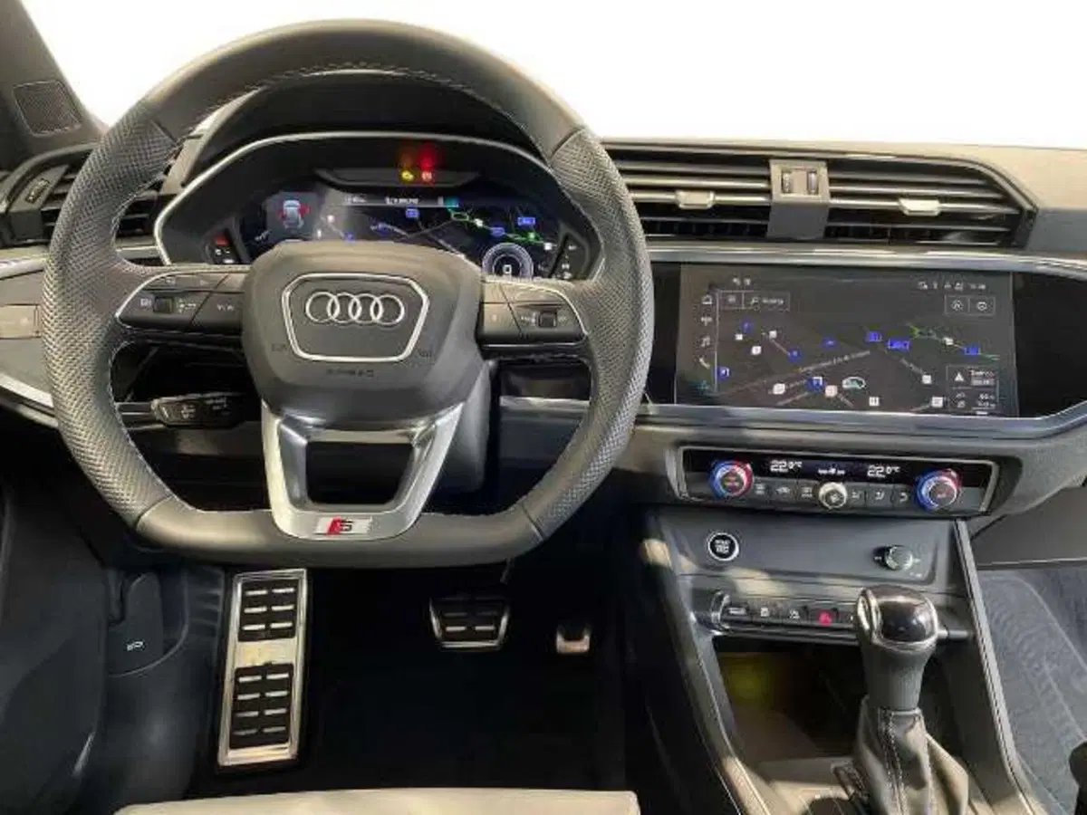 Audi Q3 Sportback nuova a Prato (4)