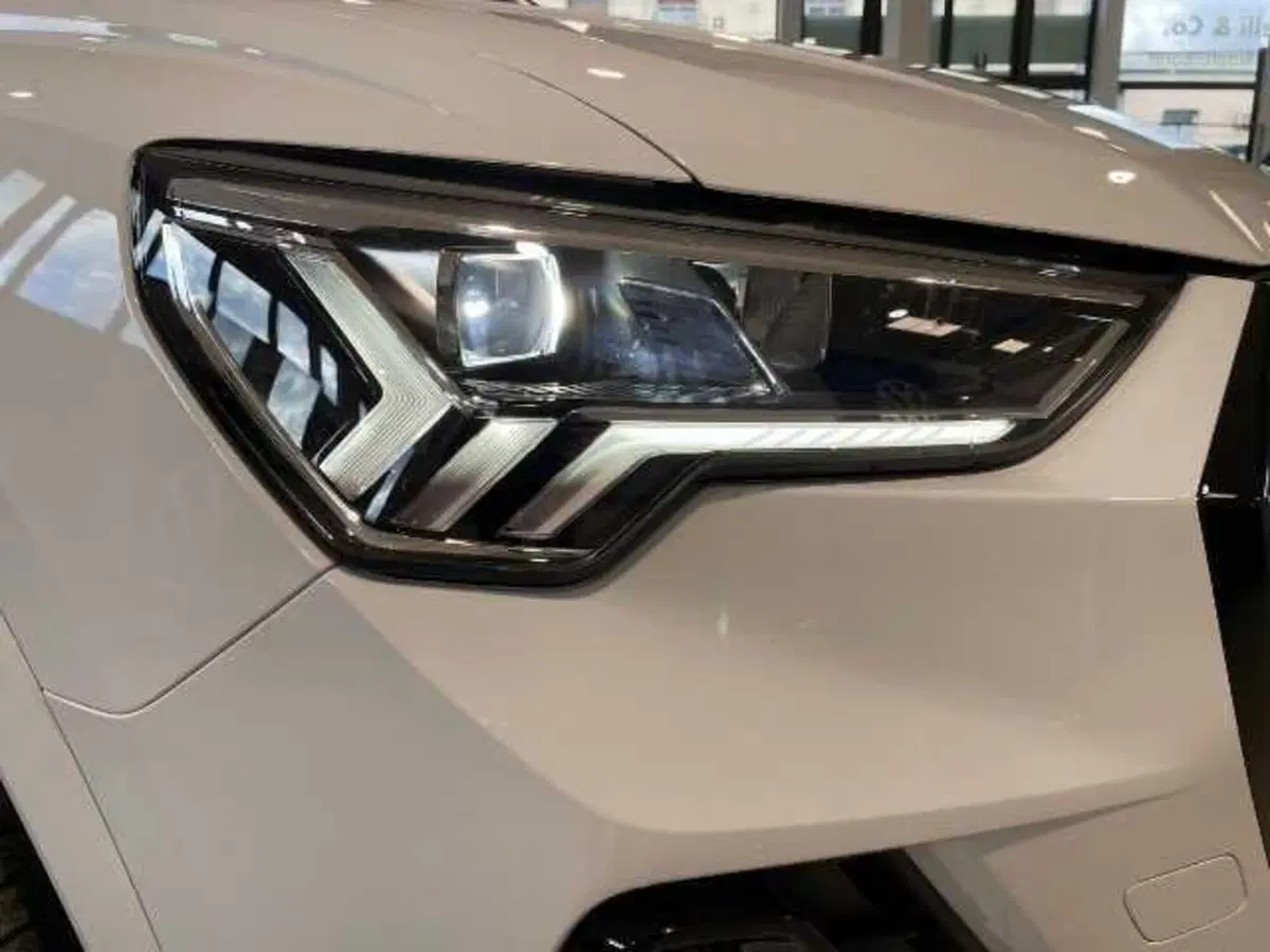 Audi Q3 Sportback nuova a Prato (6)