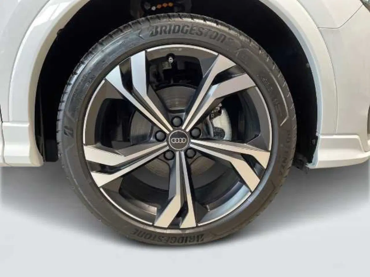 Audi Q3 Sportback nuova a Prato (7)