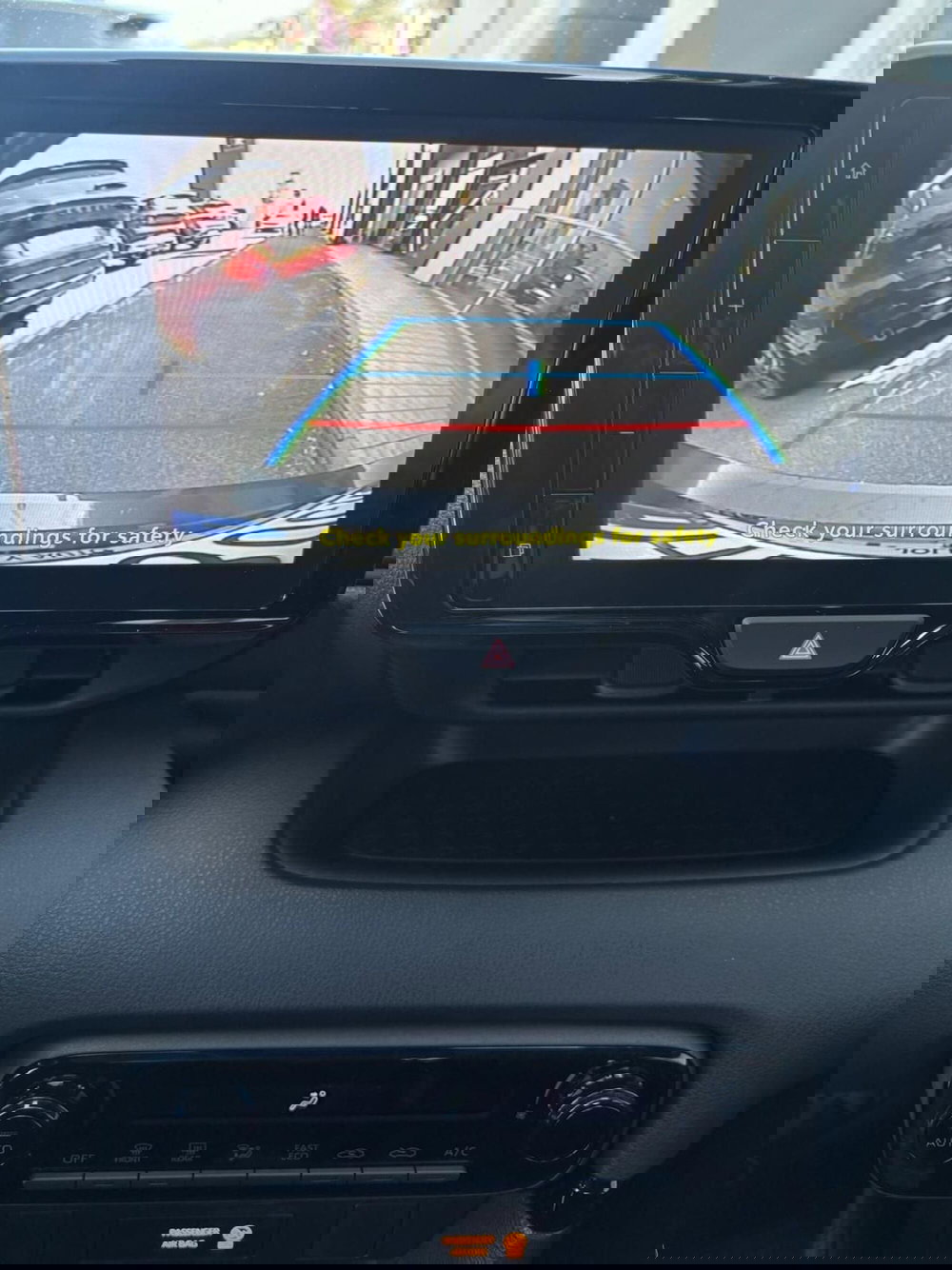 Mazda Mazda2 Hybrid nuova a Frosinone (10)