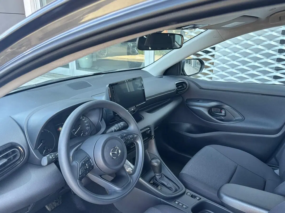 Mazda Mazda2 Hybrid nuova a Frosinone (5)