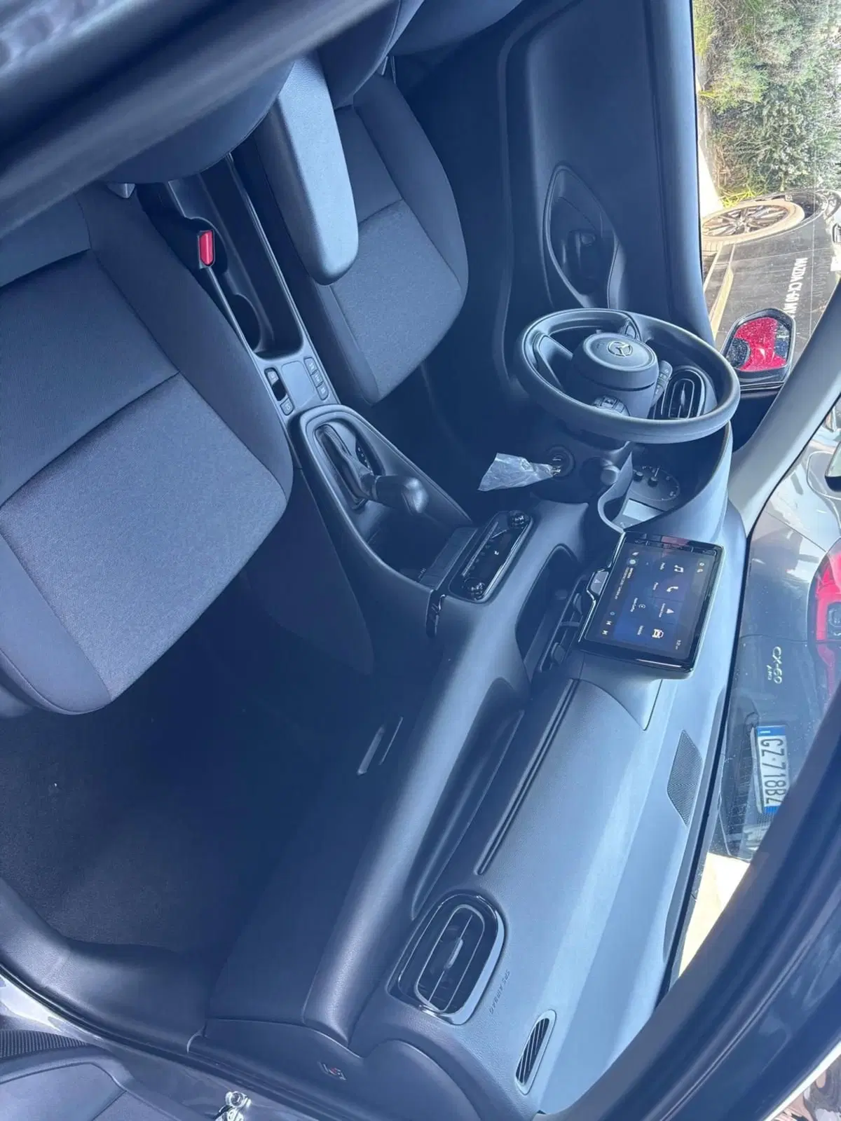 Mazda Mazda2 Hybrid nuova a Frosinone (9)