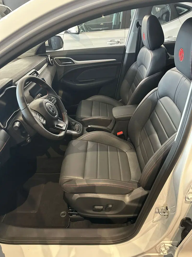 Mg ZS (2021-->) usata a Lucca (10)