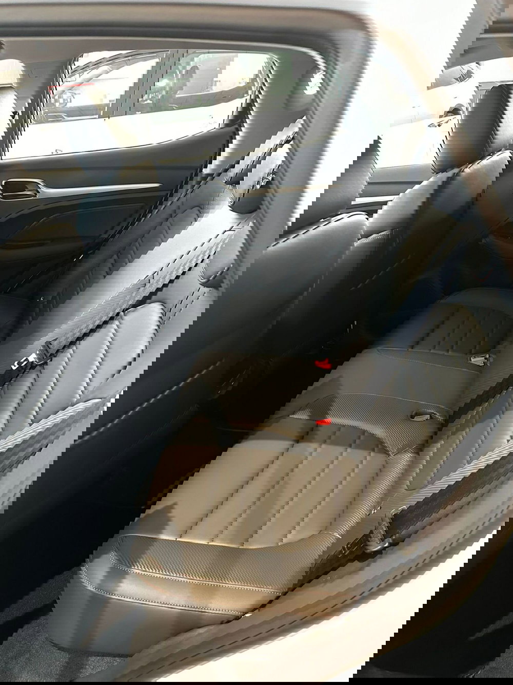 Mg ZS (2021-->) usata a Lucca (15)