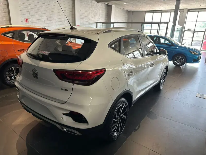 Mg ZS (2021-->) usata a Lucca (5)